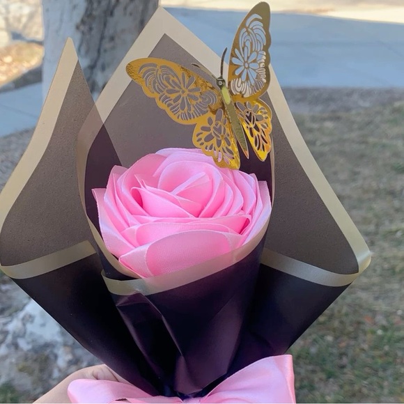 One Roses Ribbons Bouquets - Picture 2 of 2